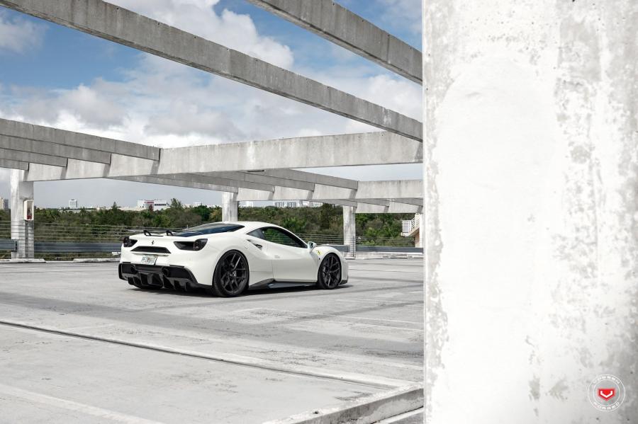  Ferrari 488 GTB on Vossen Wheels (S21-01) 2019 года  (фото 38 из 52)